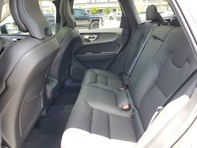 2023 Volvo XC60 Plus Dark Theme