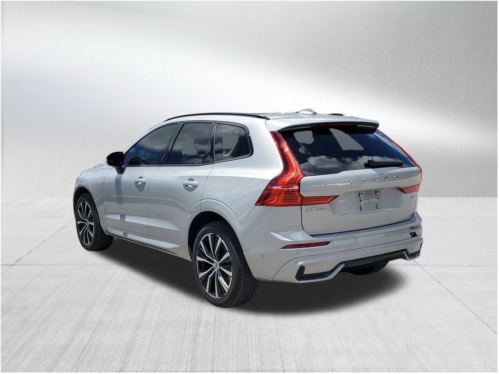 2023 Volvo XC60 Plus Dark Theme