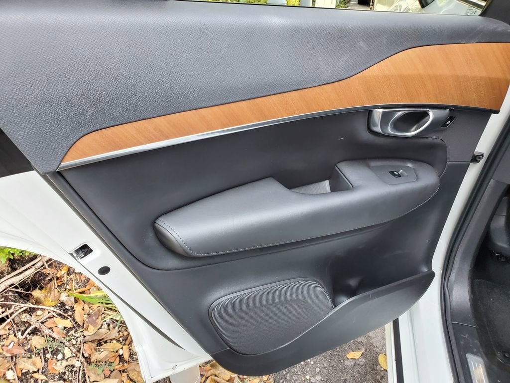 2024 Volvo XC90 Plus Bright Theme