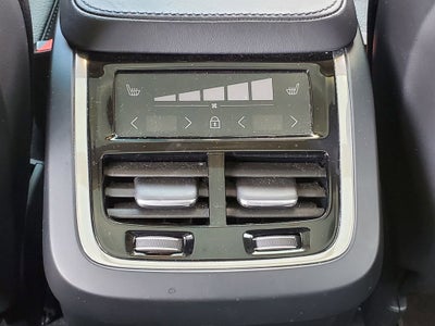 2024 Volvo XC90 Plus Bright Theme