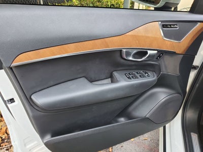 2024 Volvo XC90 Plus Bright Theme