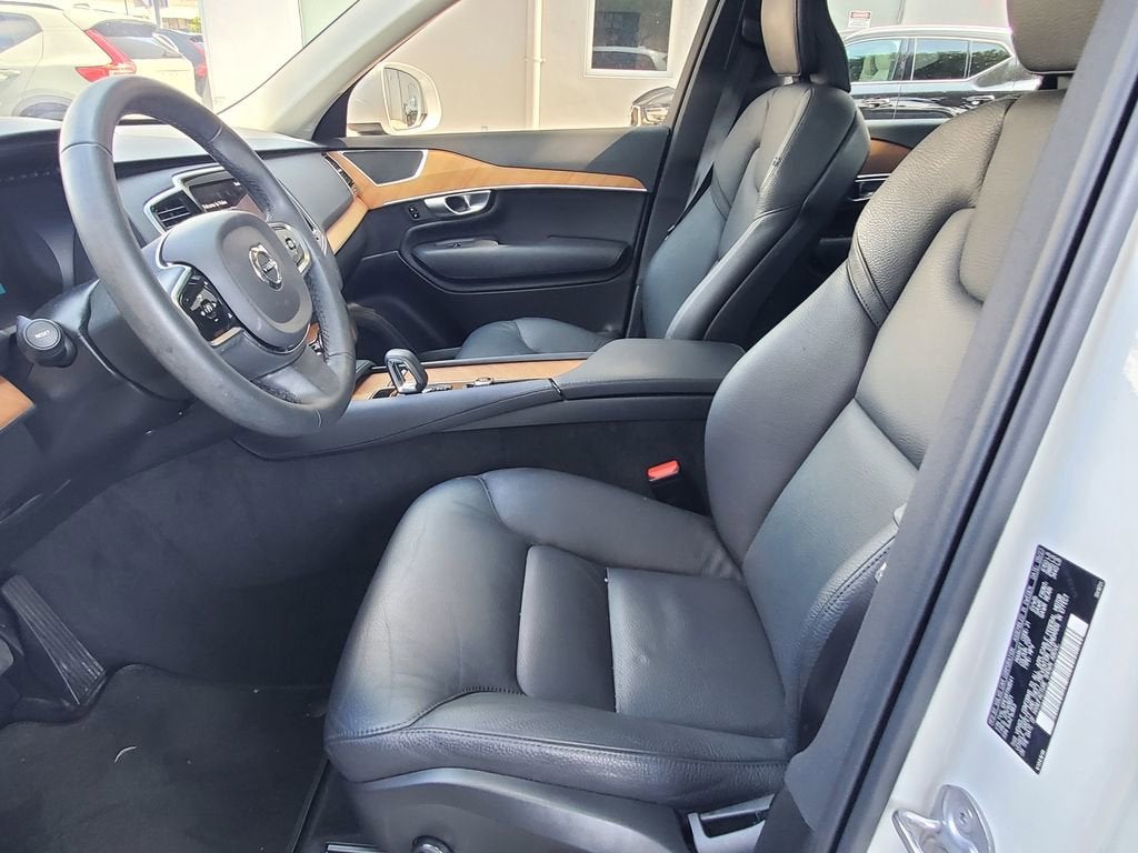 2024 Volvo XC90 Plus Bright Theme