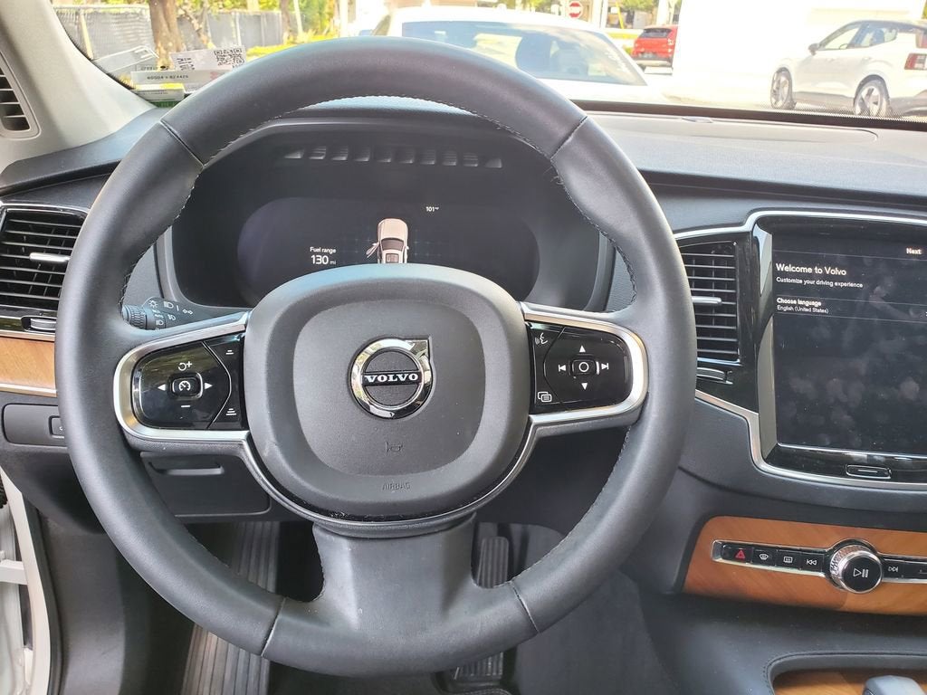 2024 Volvo XC90 Plus Bright Theme