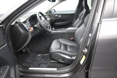 2023 Volvo XC60 Plus Bright Theme