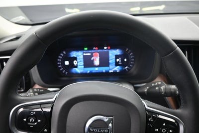 2023 Volvo XC60 Plus Bright Theme