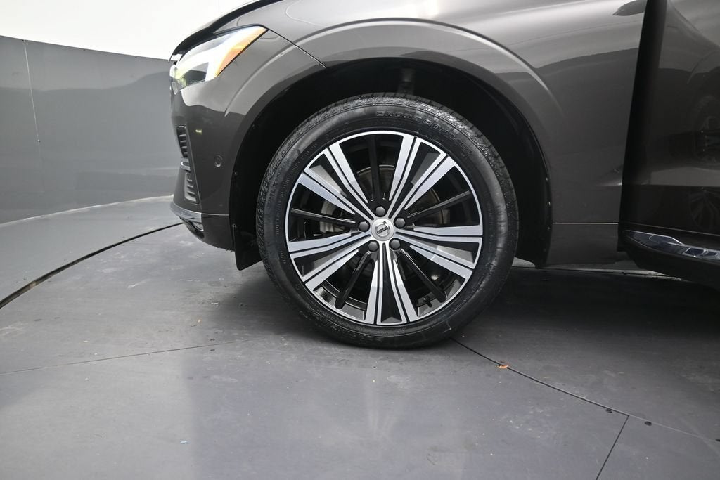 2023 Volvo XC60 Plus Bright Theme