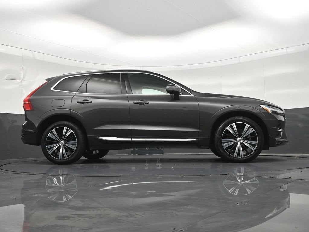 2023 Volvo XC60 Plus Bright Theme