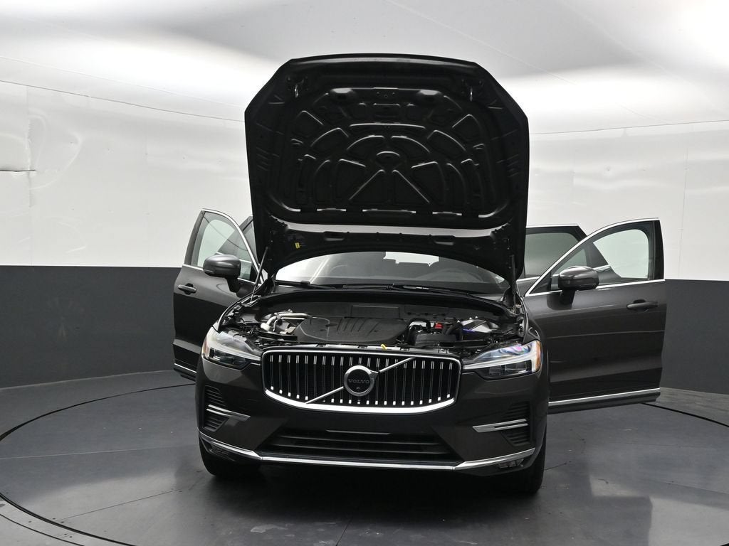 2023 Volvo XC60 Plus Bright Theme