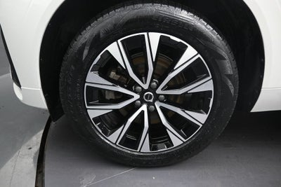 2024 Volvo XC60 Core Dark Theme