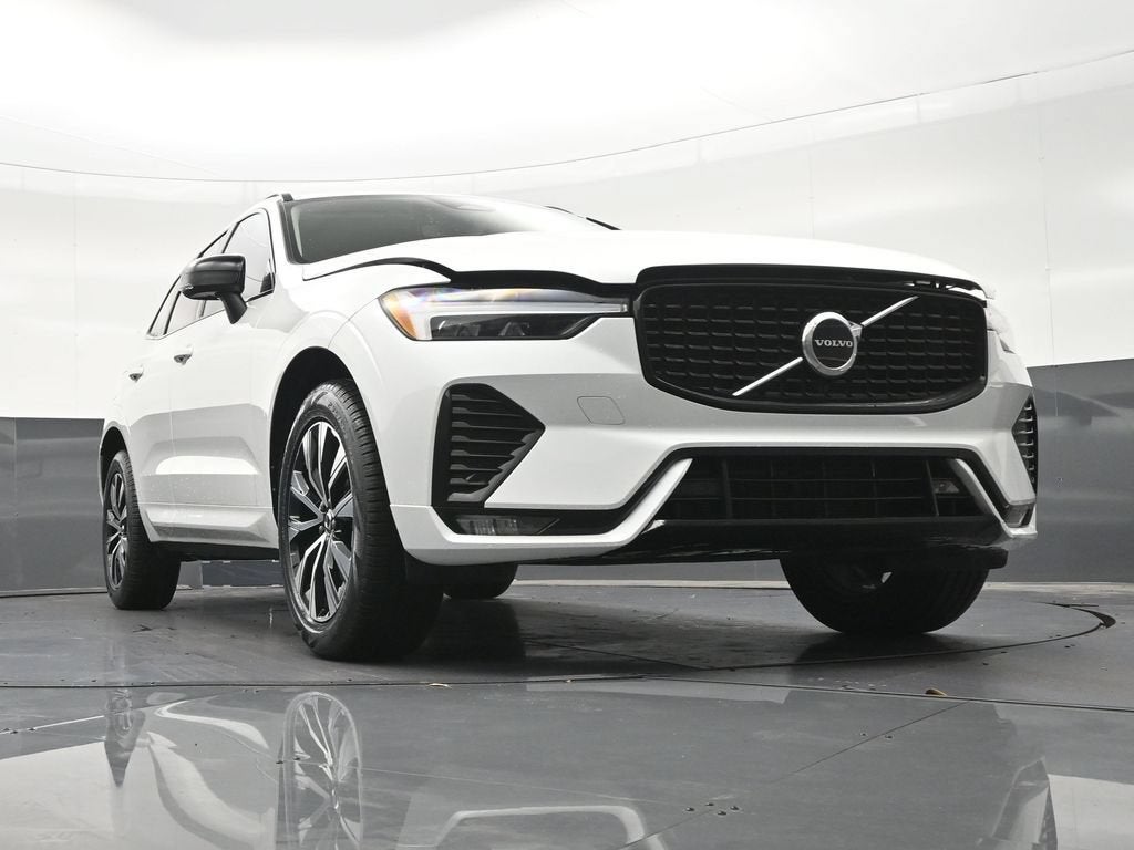 2024 Volvo XC60 Core Dark Theme