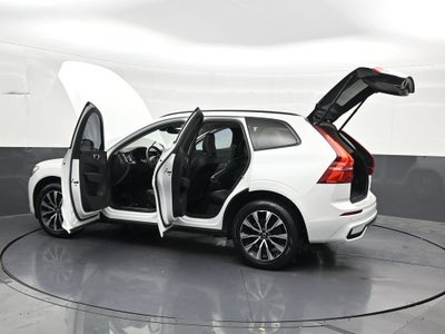 2024 Volvo XC60 Core Dark Theme