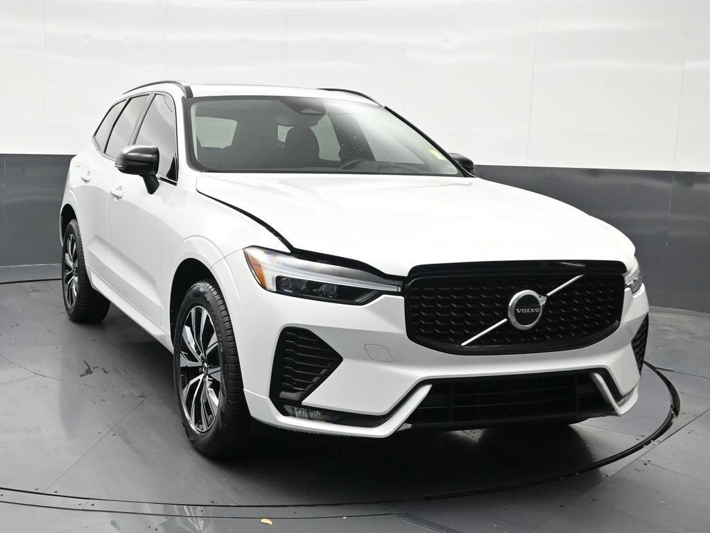 2024 Volvo XC60 Core Dark Theme
