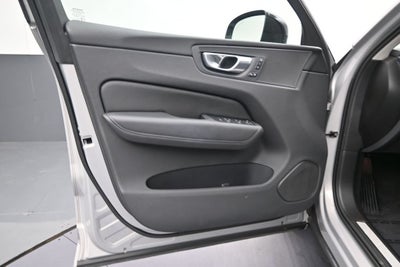 2024 Volvo XC60 Core Dark Theme