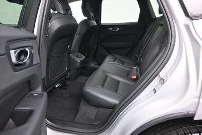 2024 Volvo XC60 Core Dark Theme