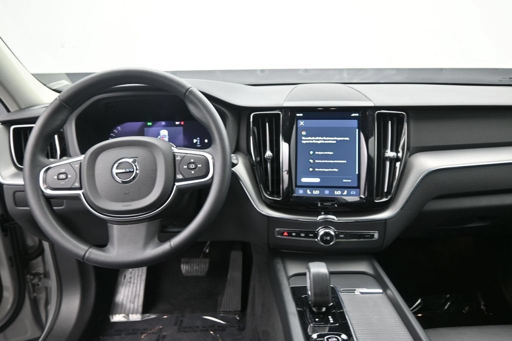 2024 Volvo XC60 Core Dark Theme