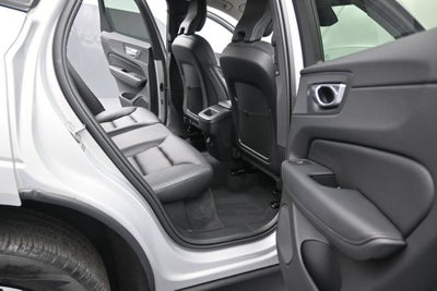 2024 Volvo XC60 Core Dark Theme