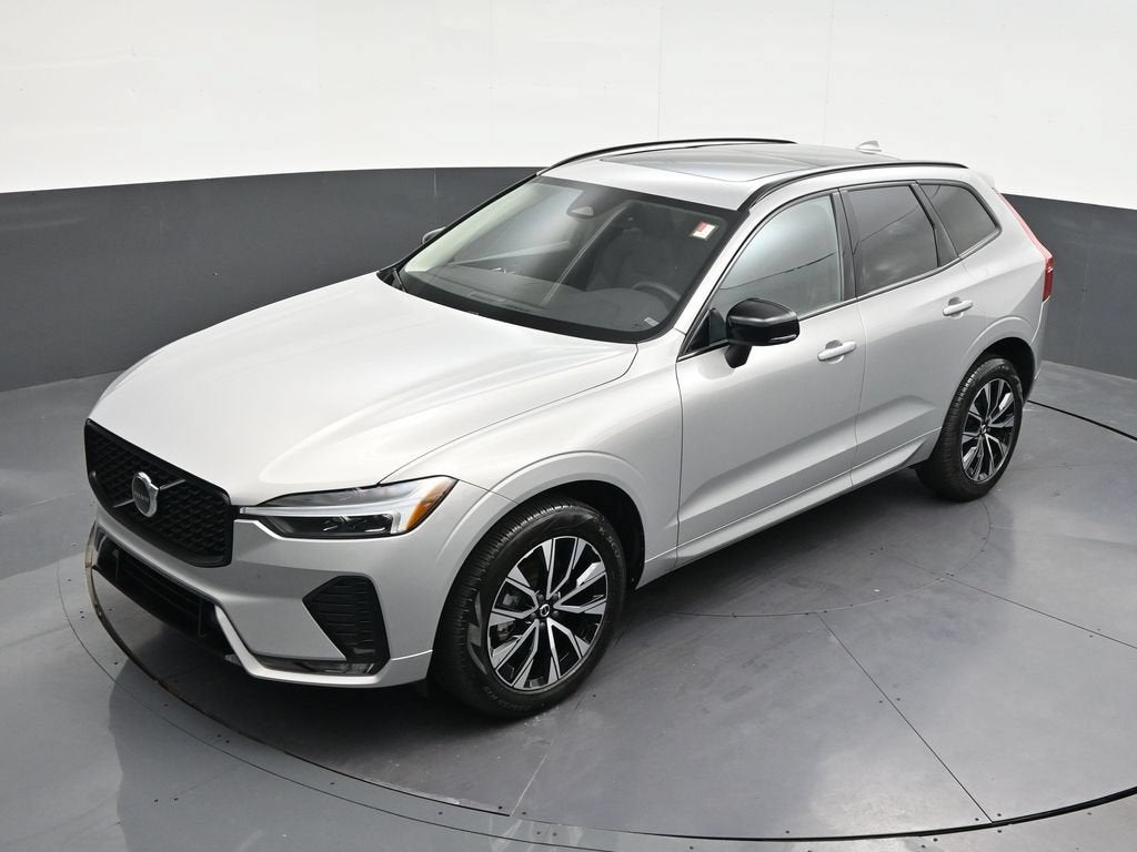 2024 Volvo XC60 Core Dark Theme