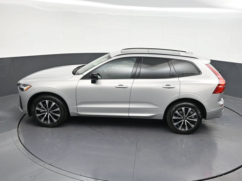2024 Volvo XC60 Core Dark Theme