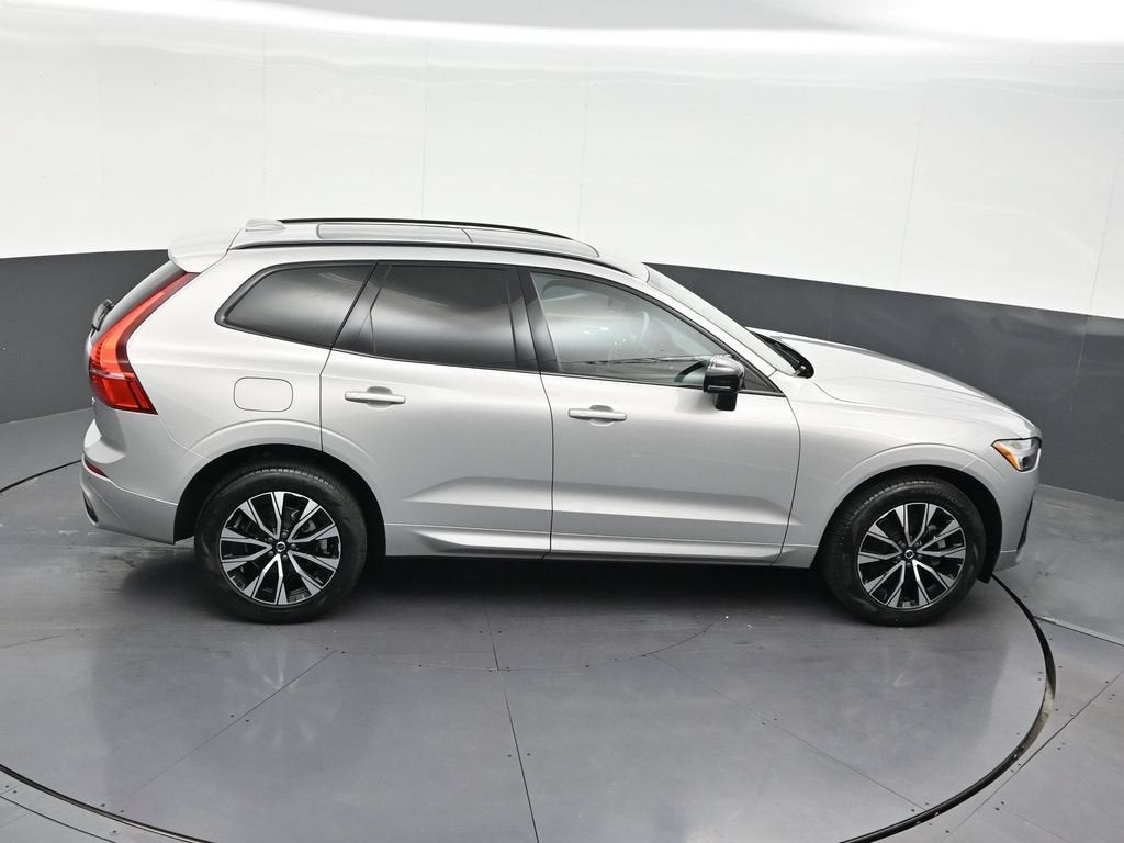 2024 Volvo XC60 Core Dark Theme