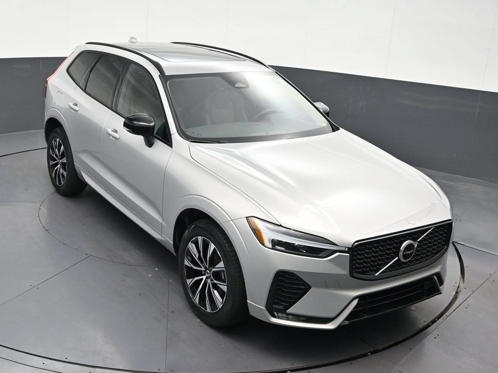 2024 Volvo XC60 Core Dark Theme