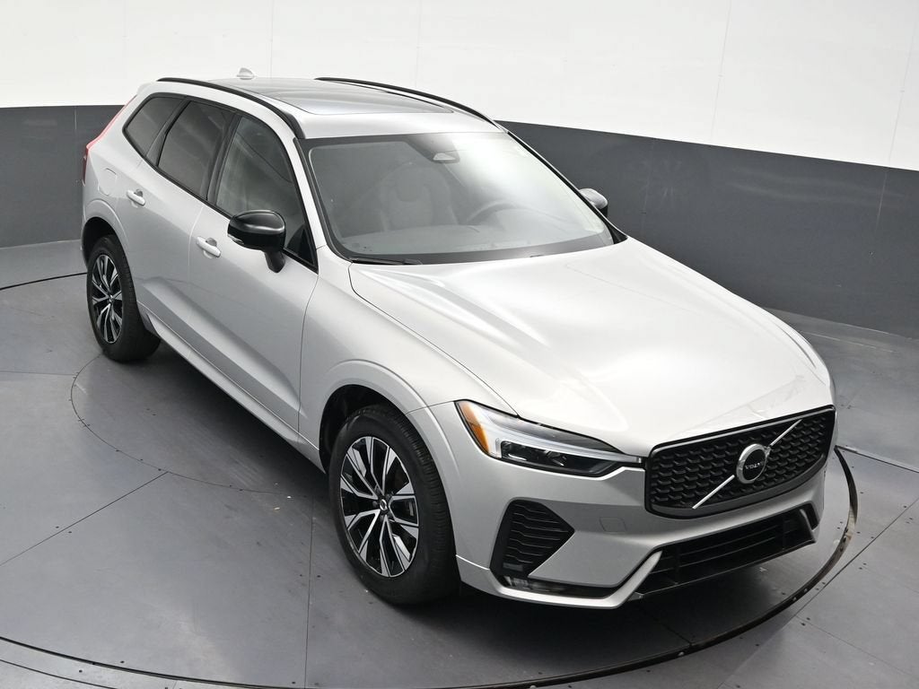 2024 Volvo XC60 Core Dark Theme