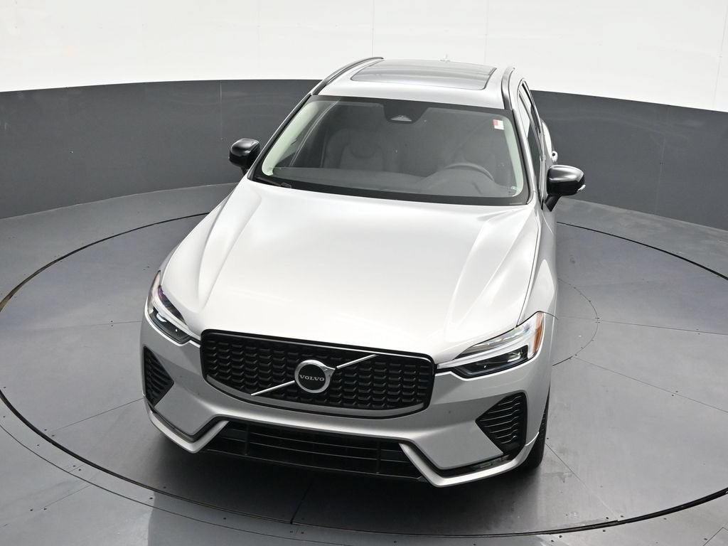 2024 Volvo XC60 Core Dark Theme