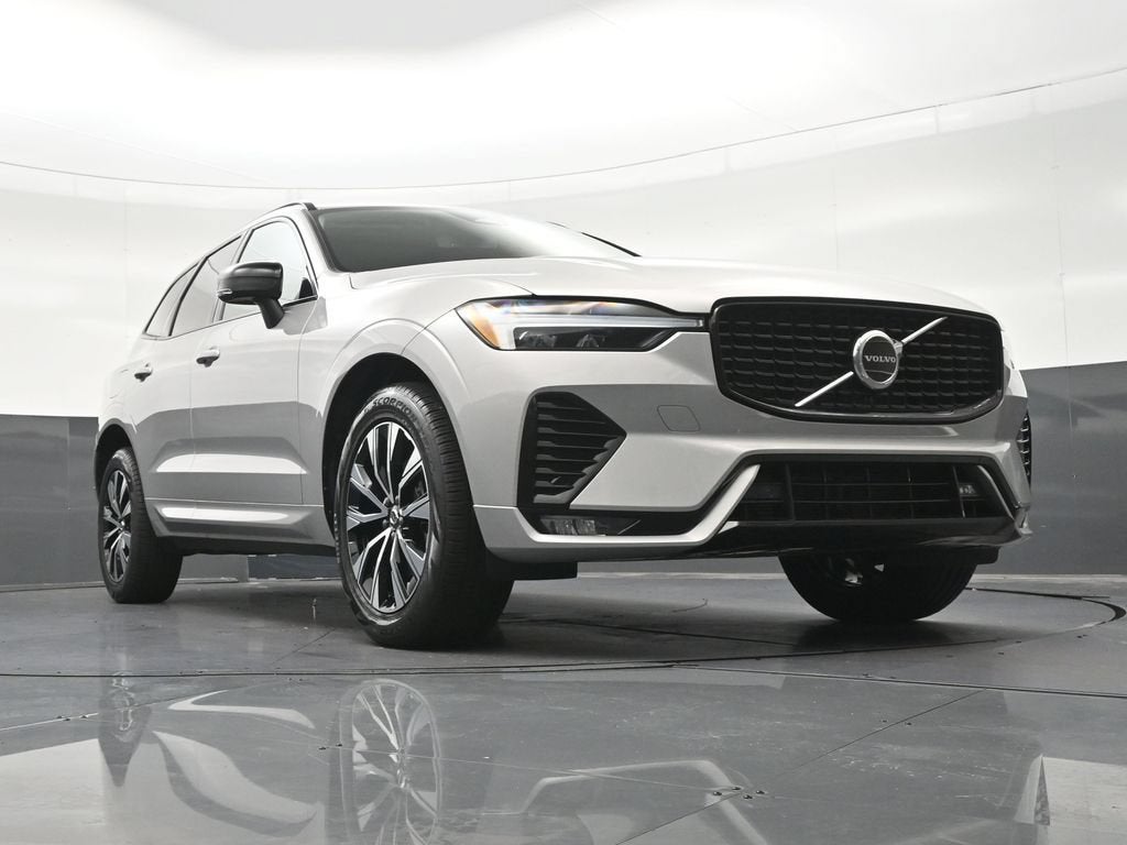 2024 Volvo XC60 Core Dark Theme