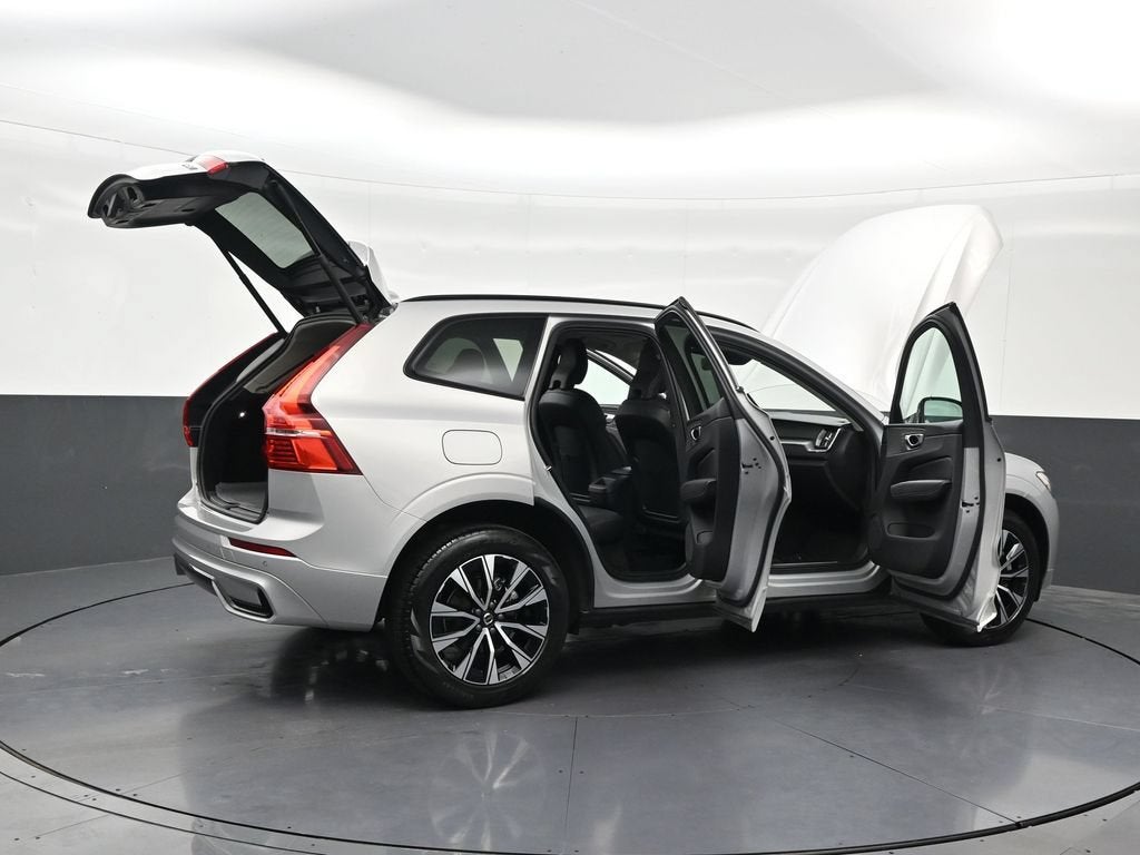 2024 Volvo XC60 Core Dark Theme