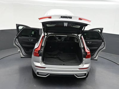 2024 Volvo XC60 Core Dark Theme