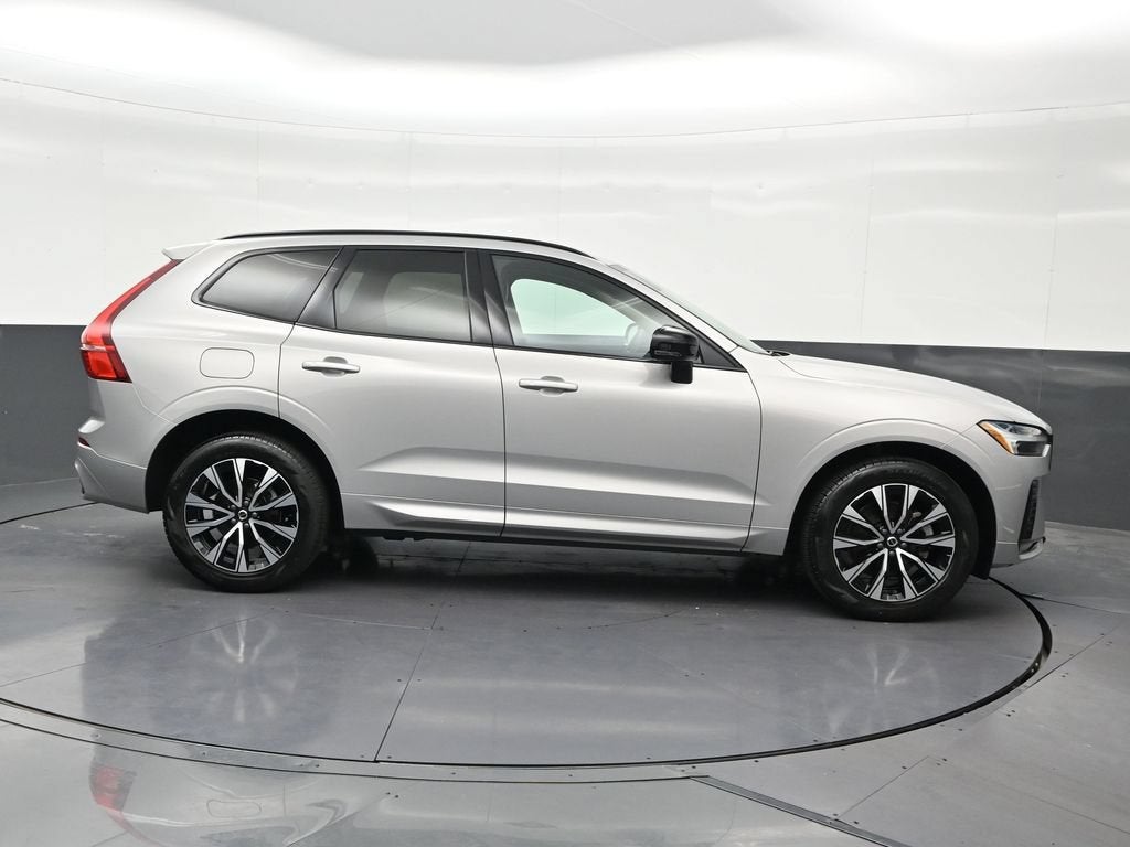 2024 Volvo XC60 Core Dark Theme