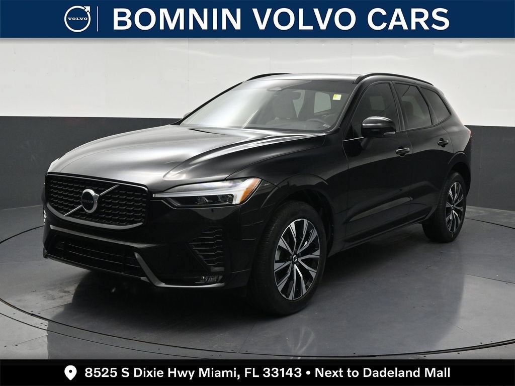 2024 Volvo XC60 B5 Core Dark Theme