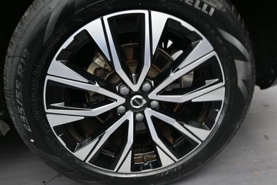 2024 Volvo XC60 B5 Core Dark Theme