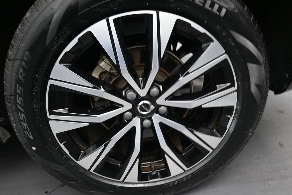 2024 Volvo XC60 B5 Core Dark Theme