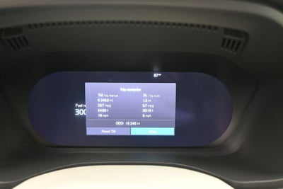 2024 Volvo XC60 B5 Core Dark Theme