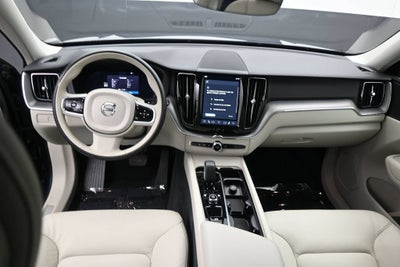 2024 Volvo XC60 B5 Core Dark Theme