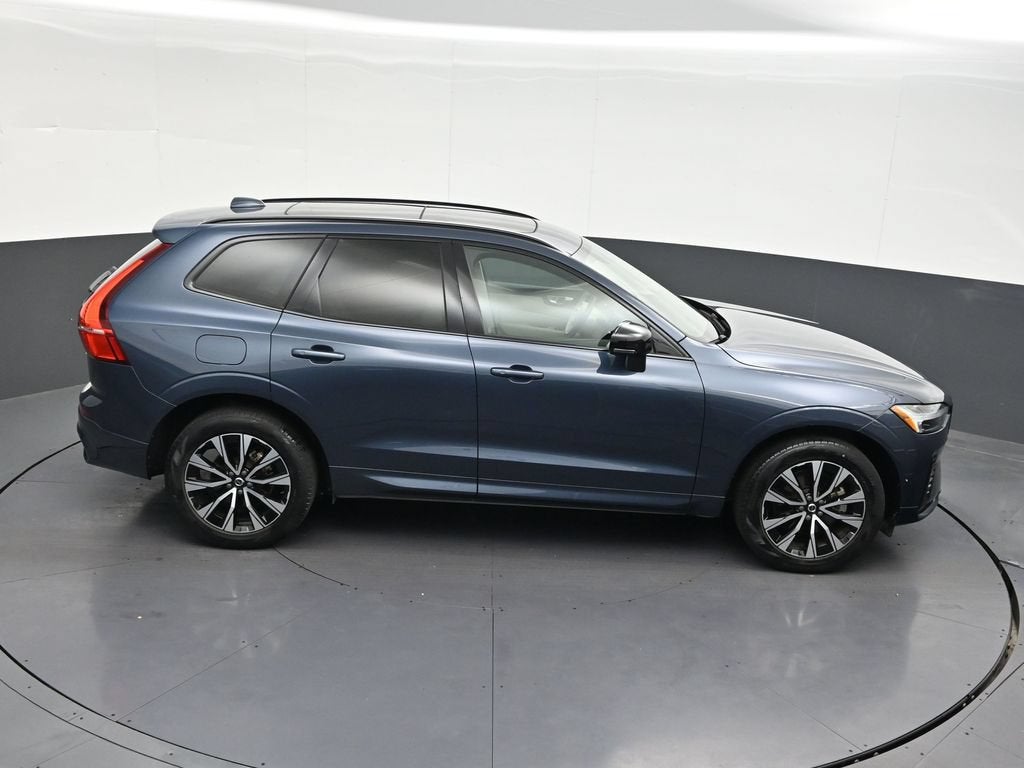 2024 Volvo XC60 B5 Core Dark Theme