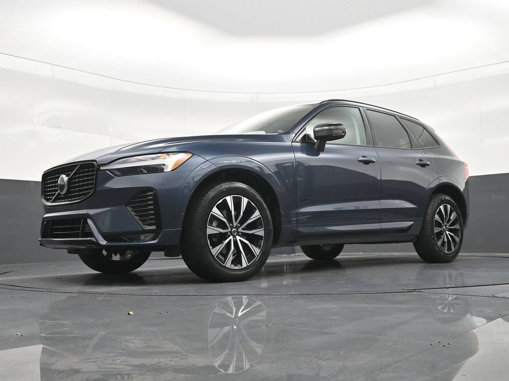 2024 Volvo XC60 B5 Core Dark Theme