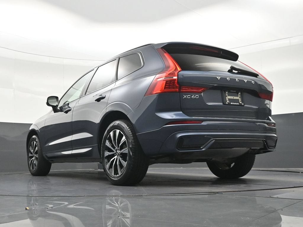 2024 Volvo XC60 B5 Core Dark Theme
