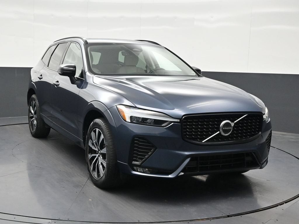 2024 Volvo XC60 B5 Core Dark Theme