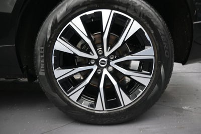 2024 Volvo XC60 B5 Core Dark Theme