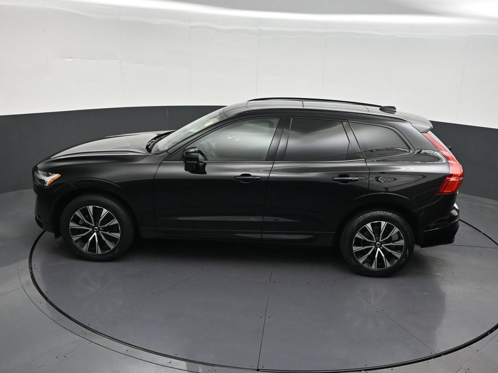2024 Volvo XC60 B5 Core Dark Theme