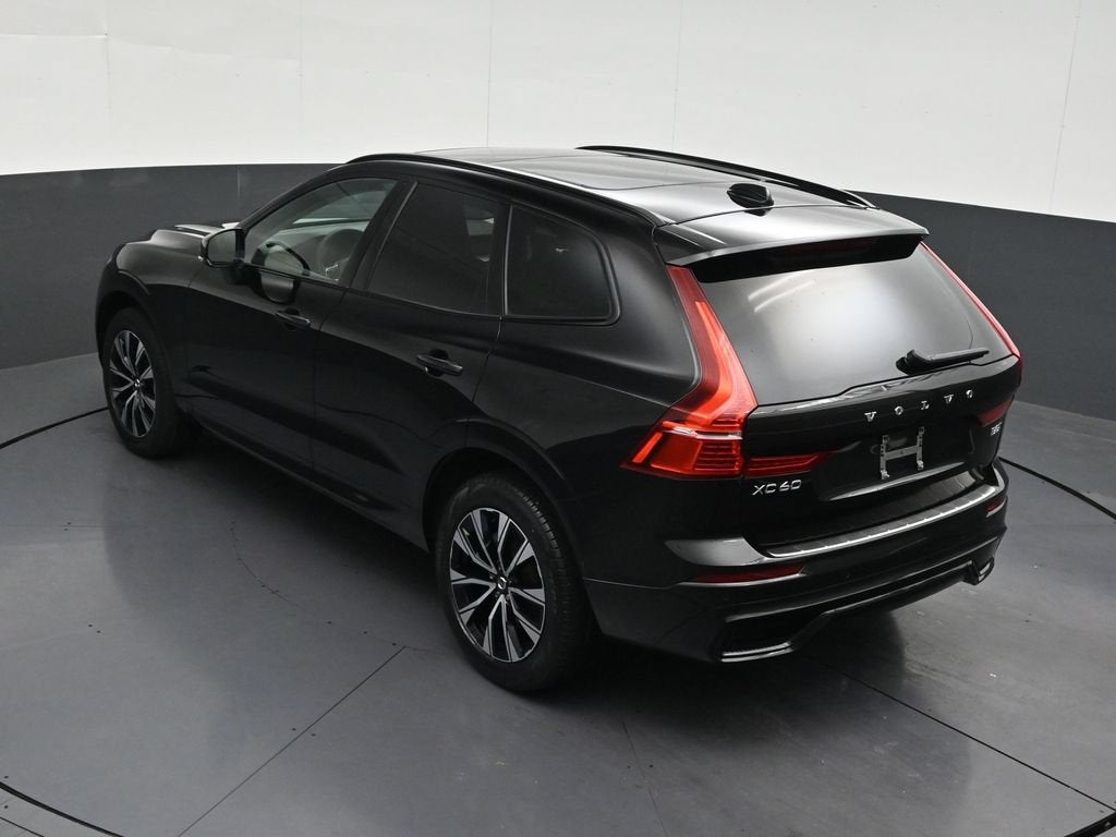 2024 Volvo XC60 B5 Core Dark Theme