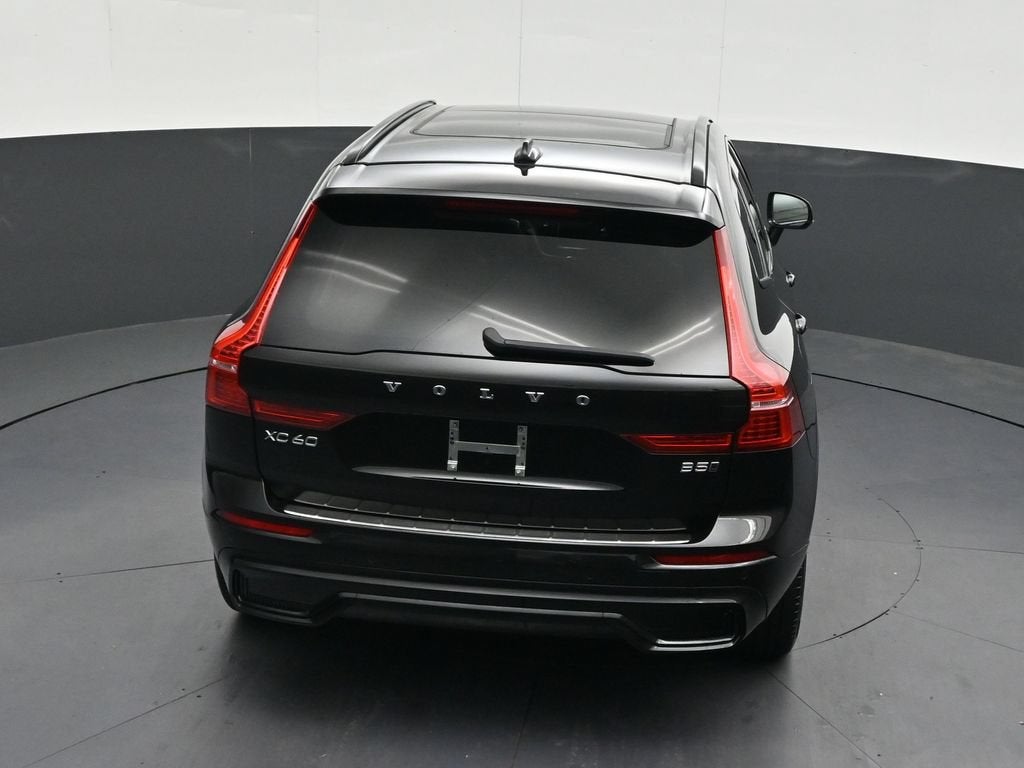 2024 Volvo XC60 B5 Core Dark Theme