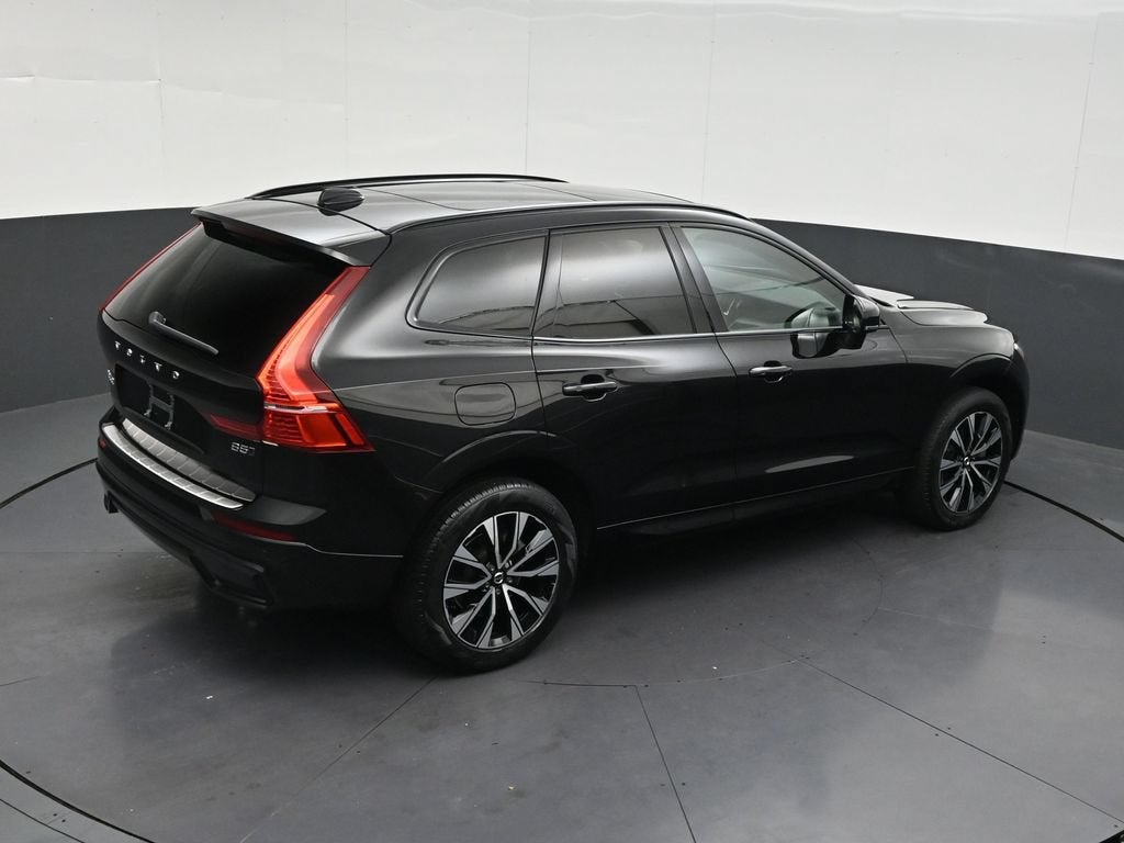 2024 Volvo XC60 B5 Core Dark Theme