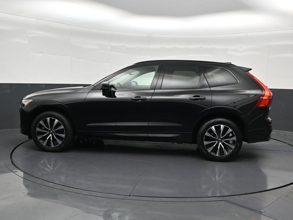 2024 Volvo XC60 B5 Core Dark Theme