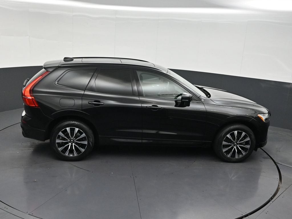 2024 Volvo XC60 B5 Core Dark Theme
