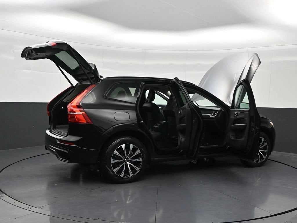 2024 Volvo XC60 B5 Core Dark Theme