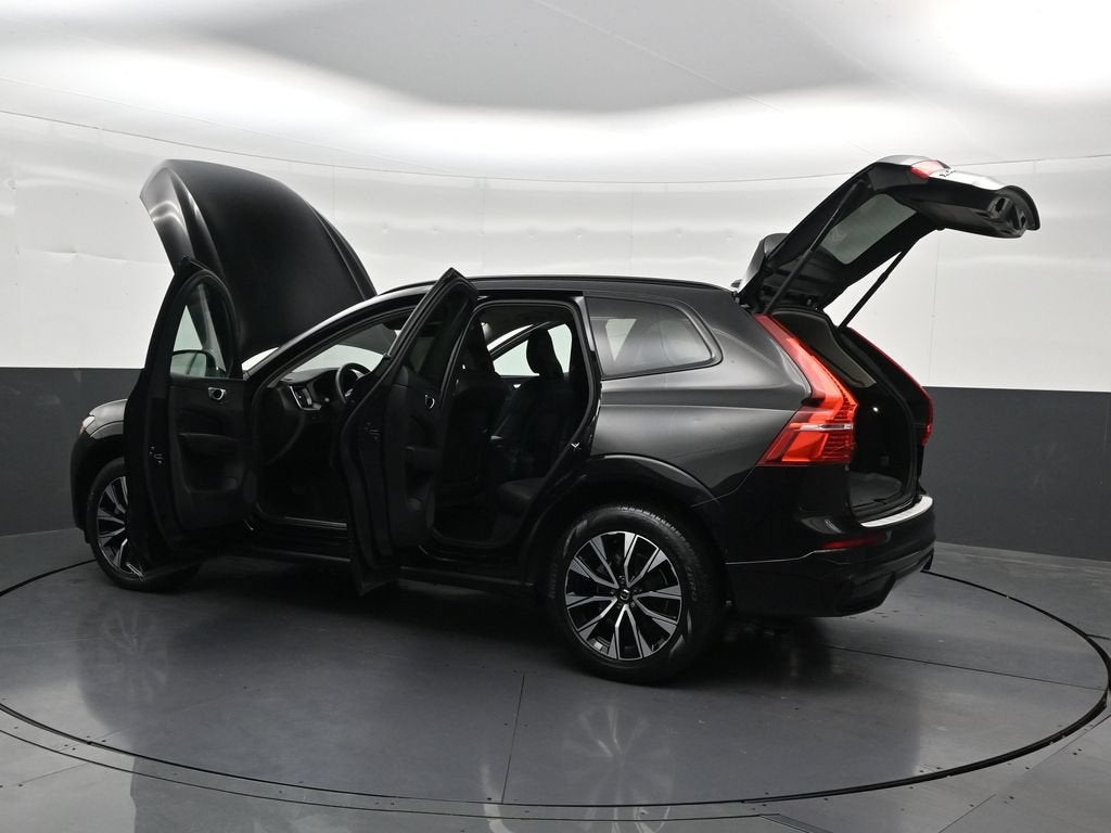 2024 Volvo XC60 B5 Core Dark Theme