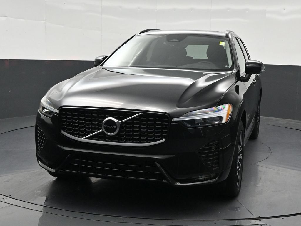 2024 Volvo XC60 B5 Core Dark Theme