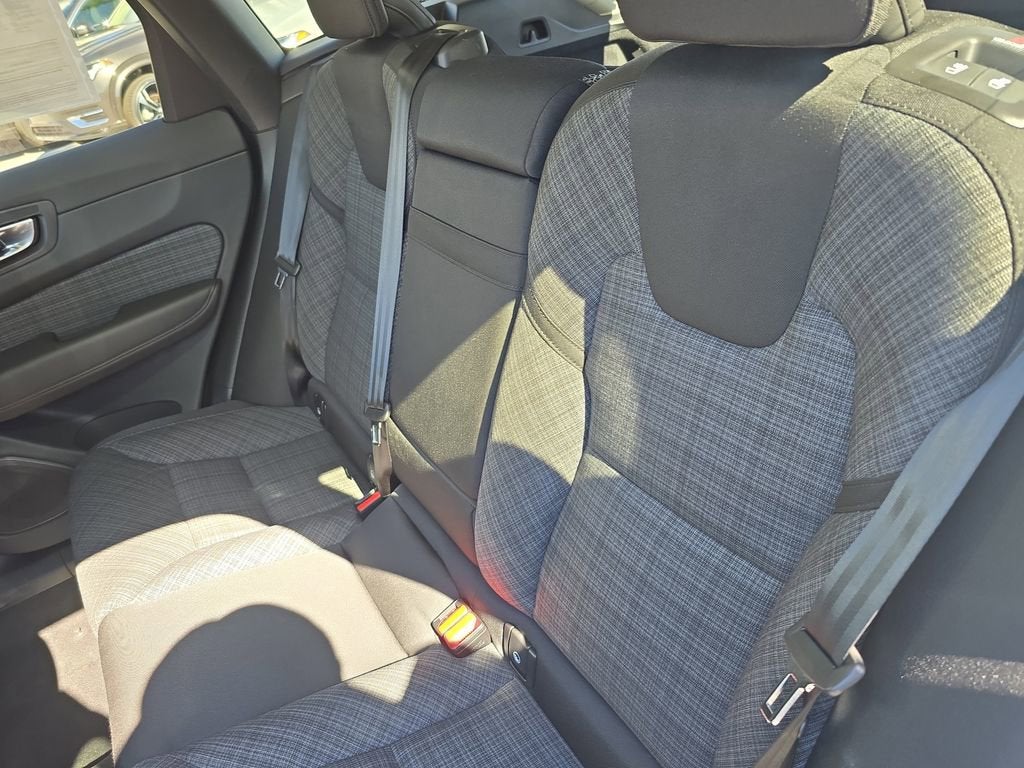 2024 Volvo XC60 Core Dark Theme